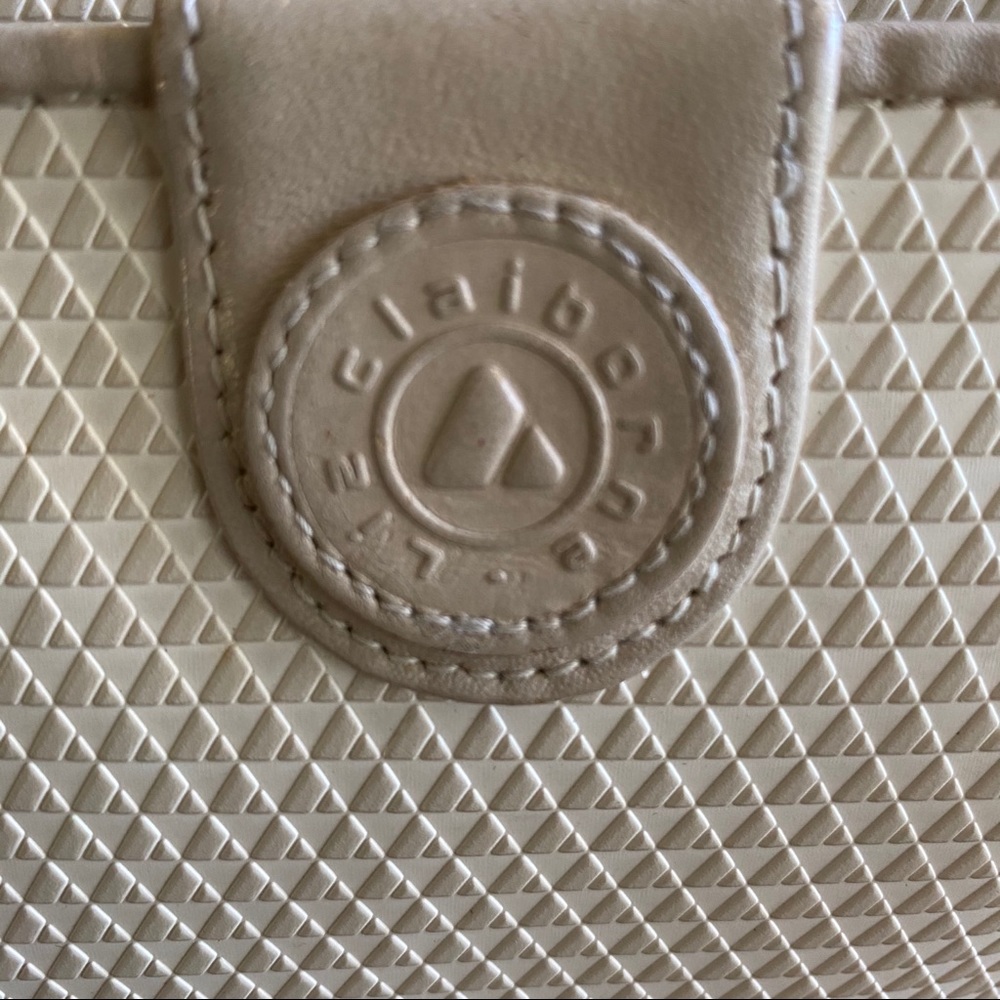 LIZ CLAIBORNE CROSBODY BAG